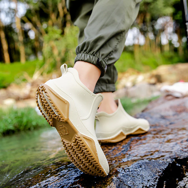 Fashionable Short-Cut Unisex Rain Boots ¨C Waterproof, Anti-Slip, All-Season PVC Fishing & Work Boots