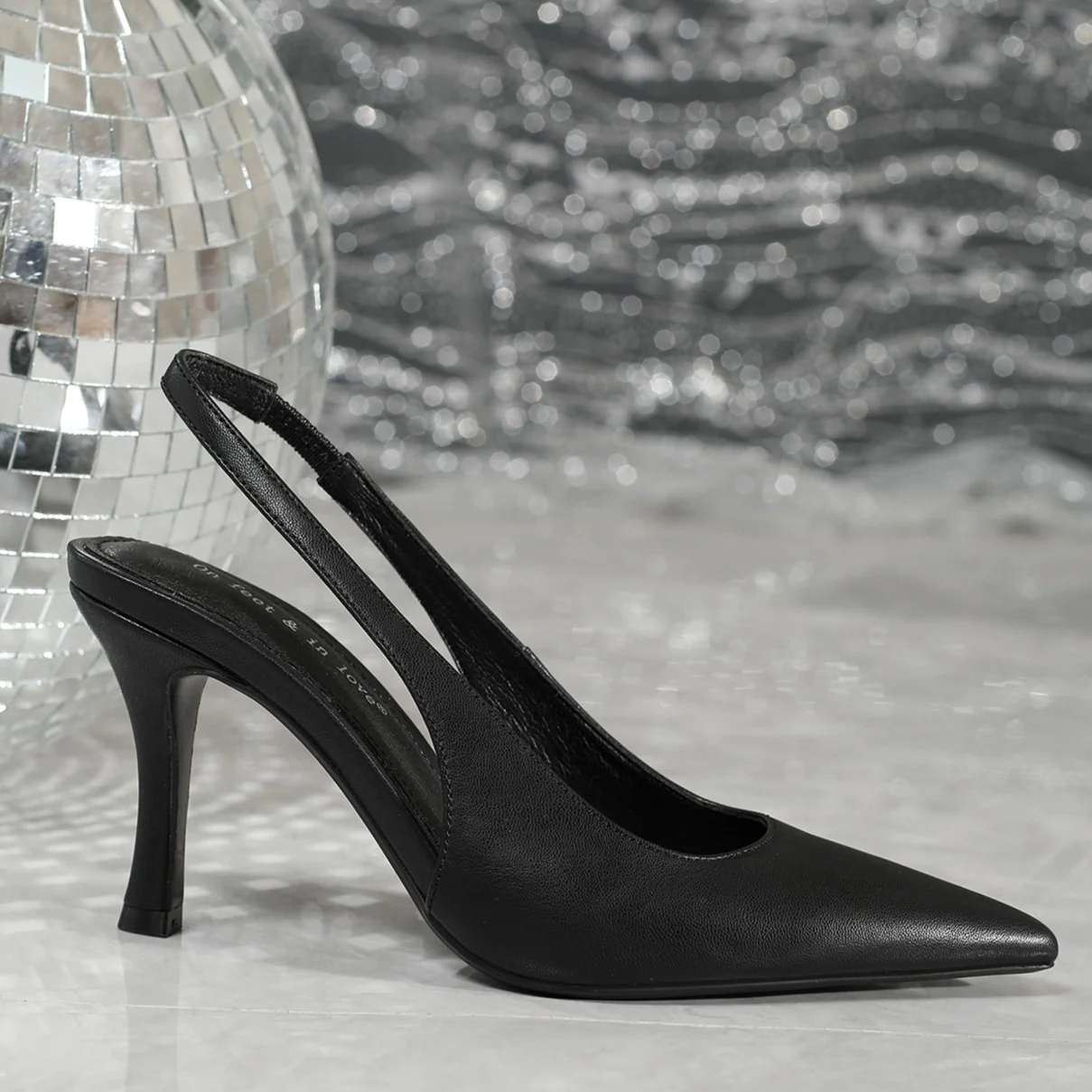 Women¡¯s ¨¦lise Minimalist French-Style Buckle Strap Pointed-Toe High Heels ¨C Slim Stiletto Court Shoes